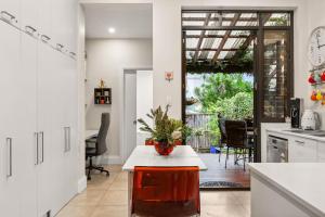 Χώρος καθιστικού στο 'Gallery Getaway' Newtown - Alexandria Creative Hub +7 φωτογραφίες