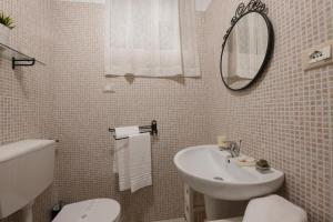 Phòng tắm tại Maison Michelle - HOMY 5 TERRE +27 ảnh
