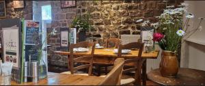 Restaurace v ubytování Logis Hôtel De France- Restaurant GRILL