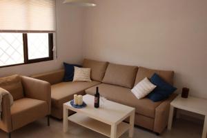 Posezení v ubytování R3778 Bungalow Torremata + 1 fotografie