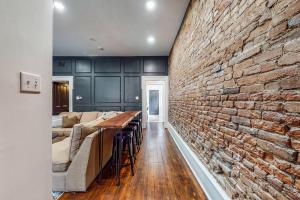 Χώρος καθιστικού στο NEW Luxury Home near Downtown Close to Nulu