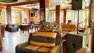 Зона вітальні в Chello Suites
