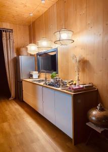 Kuchyň nebo kuchyňský kout v ubytování Rêver - Glamping and Villa + 16 fotografií