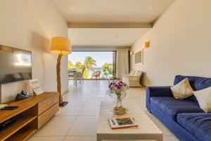 Гостиная зона в Cap Ouest by Horizon Holidays