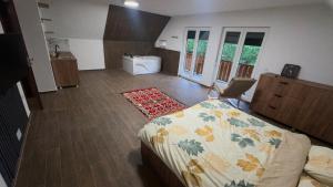 Postel nebo postele na pokoji v ubytování River View Villas + 14 fotografií