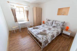 Postel nebo postele na pokoji v ubytování ROSE COTTAGE (sleeps 4)