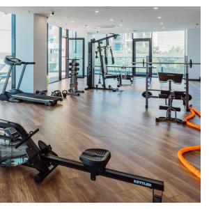 Fitness centrum a/nebo fitness zařízení v ubytování Navi Studio with Sea View