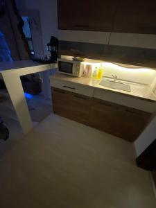 Dapur atau dapur kecil di Sea view apartment +3 gambar