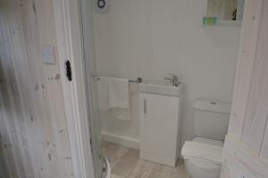 Gallery image of Shepherds Hut 3 in Woodbridge +2 photos