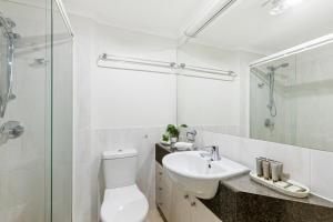 Koupelna v ubytování Parkside Southbank 2bed Villa + 2 fotografie