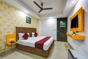 TV a/nebo společenská místnost v ubytování Hotel Happy Stay Delhi Airport
