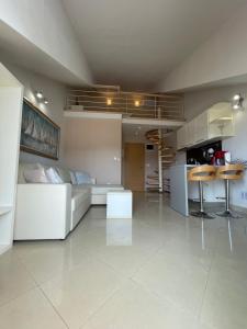 Kuchyňa alebo kuchynka v ubytovaní Villa Jani Top Floor Suite