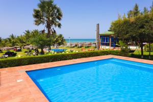 Kasumai Beach Resort内部或周边的泳池