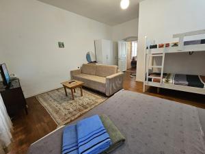 Postel nebo postele na pokoji v ubytování Aeria rooms Himare