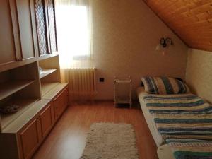 Posteľ alebo postele v izbe v ubytovaní Holiday home in Gyenesdias - Balaton 43113