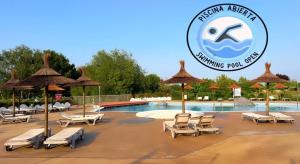 Piscine de l'établissement Hotel Gudamendi ou située à proximité