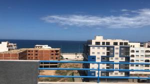 Una vista general del mar o el mar tomado desde el departamento