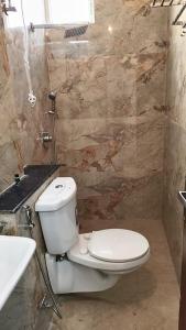 O baie la 2 BHK Dreamy Nest With Private Pool