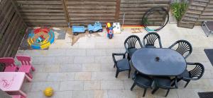 Ferienhaus für max6Gäste 2Kids 4Erwn的庭院或其他户外区域
