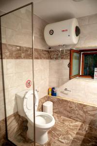 Ένα μπάνιο στο Villa Sinojmeri Girocastrum