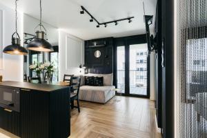 Η κουζίνα ή μικρή κουζίνα στο Native Apartments Kościuszki 39I27 +65 φωτογραφίες