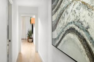 Zdjęcie z galerii obiektu Central and Spacious Apartment with Parking on-site w Maladze