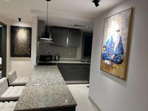 Una cocina o cocineta en Pinnacle Row Elegance Escape