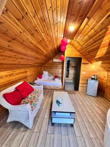 Giường trong phòng chung tại Widian al-sham huts