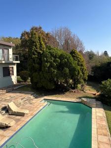 Πισίνα στο ή κοντά στο 460 on Queen Cresent