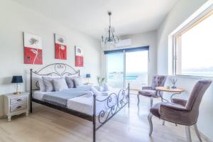 Posezení v ubytování Seaside Studio with View in the Heart of city