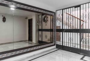 Zdjęcie z galerii obiektu Central and Spacious Apartment with Parking on-site w Maladze