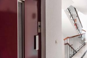 Zdjęcie z galerii obiektu Central and Spacious Apartment with Parking on-site w Maladze