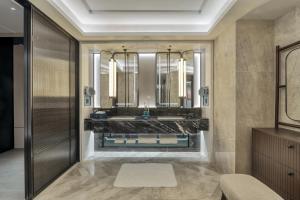 Koupelna v ubytování Crowne Plaza Rugao