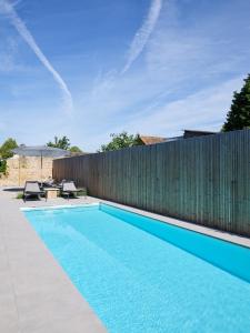 Piscina di Notarishuys "Pure Hotel" o nelle vicinanze