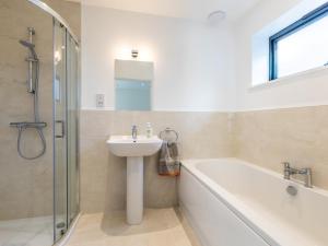 Ένα μπάνιο στο 2 Bed in Croyde 76783 +4 φωτογραφίες