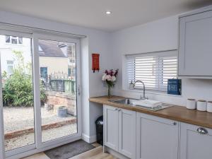 Køkken eller tekøkken på 96 Church Street + 30 billeder