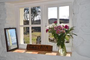 Gambar di galeri bagi Teachín - An Idyll of the Emerald Isle di Downings