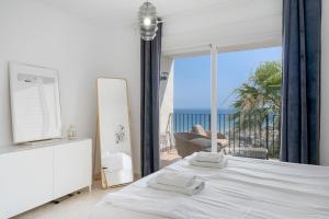 Postel nebo postele na pokoji v ubytování Stunning Seaview apartment near Marbella by Costarentals - Ref 90 + 18 fotografií