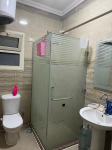 Et badeværelse på Apartment for rent in hurghada + 10 billeder