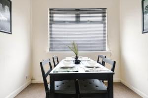 Ảnh trong thư viện ảnh của Grimsby Gem on Tunnard ở Grimsby +35 ảnh