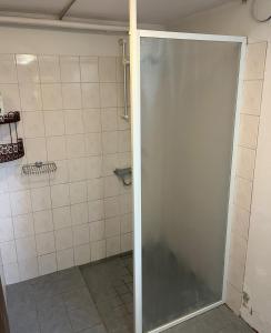 Koupelna v ubytování Källarlägenhet - Enkelt boende