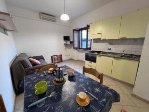 Dapur atau dapur kecil di Appartamento Marisa1 a soli 200mt dal mare