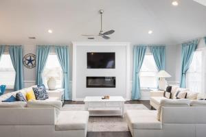 Χώρος καθιστικού στο Semi-Oceanfront 8 bed with Pool Spa Ocean Views