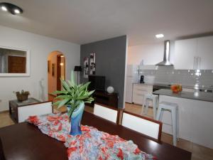 Kuchyňa alebo kuchynka v ubytovaní Casa ideal cerca de la playa, wifi gratis y aire acondicionado - ES-184-57