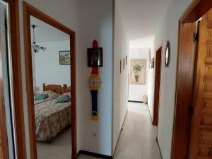 Fotografia z galérie ubytovania Villa en Bord de Mer avec Piscine Privée et Jardin à L'Ametlla de Mar, Costa Dorada - ES-221-1 v destinácii L'Ametlla de Mar