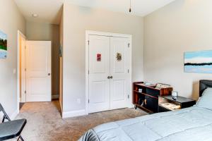 Foto sihtkohas Dothan asuva majutusasutuse 4 Mi to Dtwn Stylish Home with Large Yard in Dothan galeriist