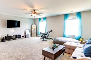 Foto sihtkohas Dothan asuva majutusasutuse 4 Mi to Dtwn Stylish Home with Large Yard in Dothan galeriist
