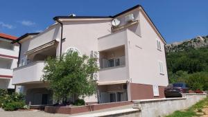 Nespecifikovaný výhled na hory nebo výhled na hory při pohledu z apartmánu