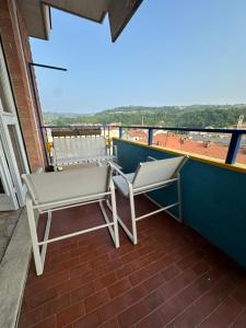 Affordable 3 roms appartment with special price summer 2025的阳台或露台