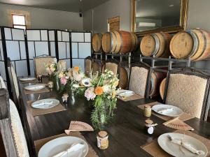 Thức uống tại Casita Vino Dog-Friendly Vineyard Retreat & Stay +20 ảnh